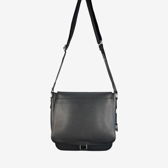 Louis Vuitton Taiga Andrei Messenger Bag Black Dark Gray Crossbody BA3017 France - Picture 5 of 16